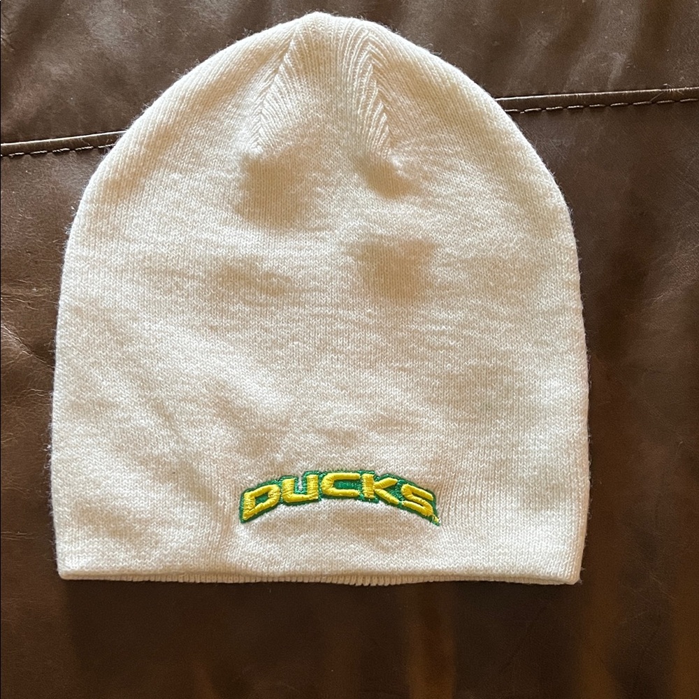 Zephyr • Oregon Ducks • Off- White Beanie with Green and Yellow Ducks Logo